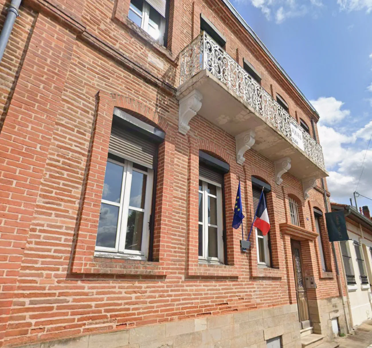 La façade de brique du Génie